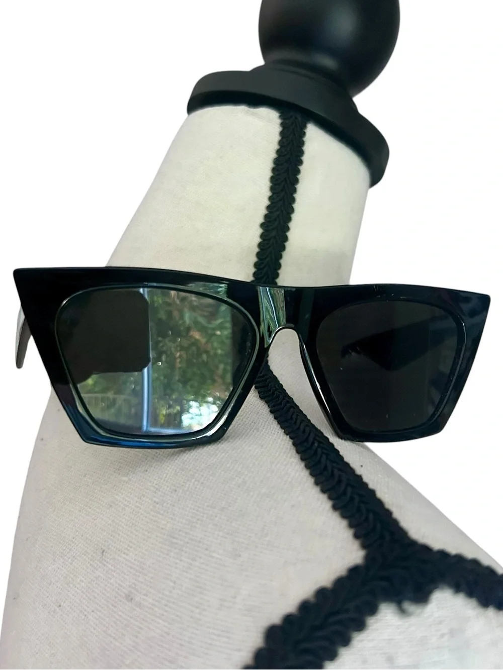 Mosanana MS51801 Black Square Cat Eye Sunglasses Retro Angular